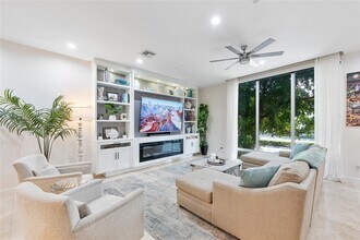 3266 NE 15th St in Pompano Beach, FL - Foto de edificio - Building Photo