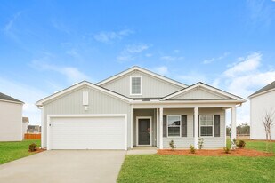 102 Percheron Dr in Summerville, SC - Building Photo