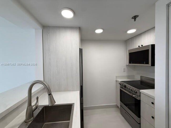 property at 540 Brickell Key Dr