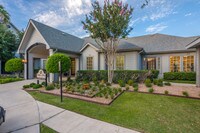 Building Photo - Lago Del Mar Apartments in Laredo, Texas