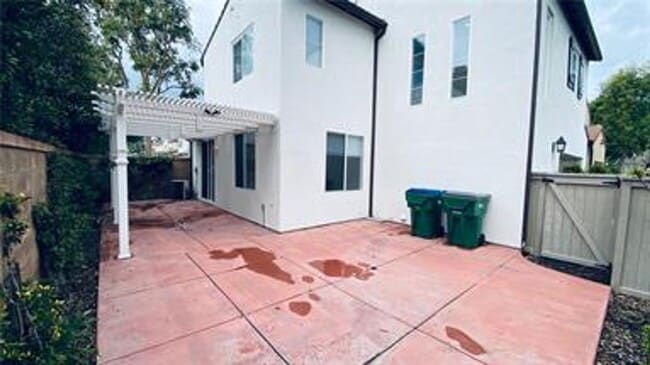 62 Sorenson in Irvine, CA - Building Photo - Building Photo