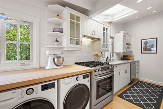 160 Ruby St in Laguna Beach, CA - Building Photo - Building Photo