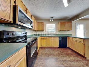 4011 Cedarbark Dr in Matthews, NC - Building Photo - Building Photo