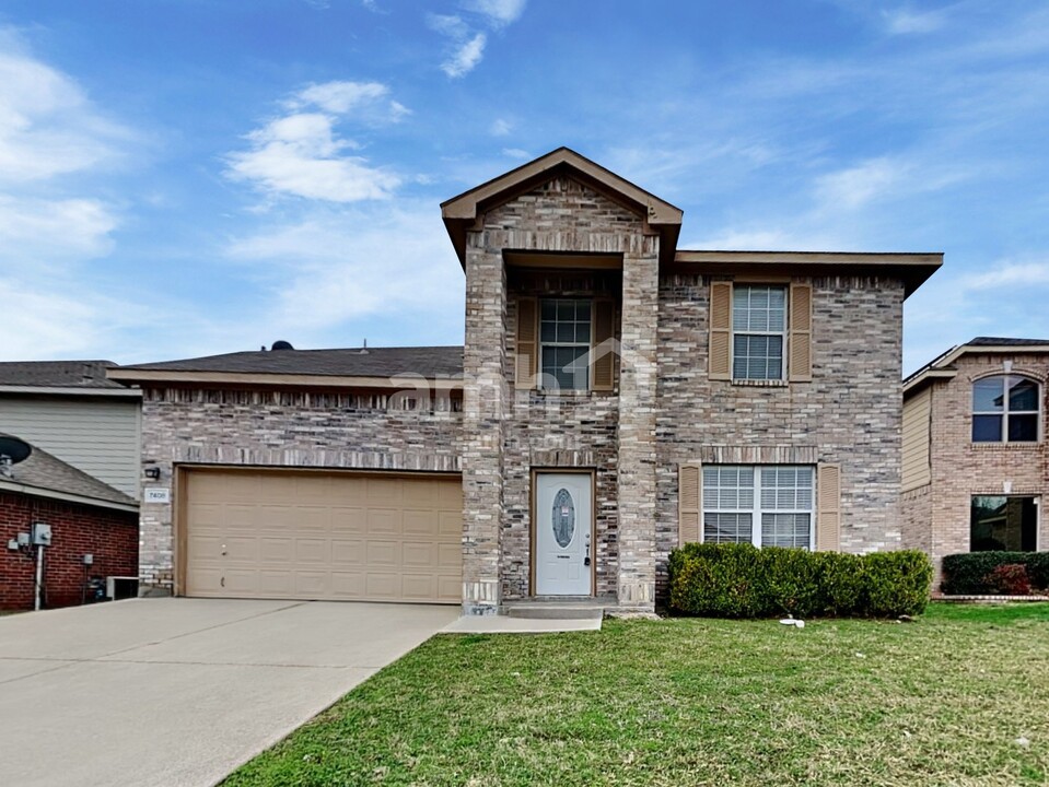 7408 Marsland Ln in Arlington, TX - Building Photo