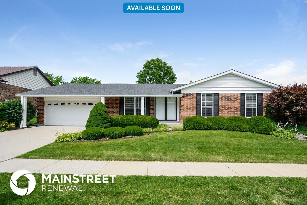 14732 Verdun Estates Dr in Florissant, MO - Building Photo