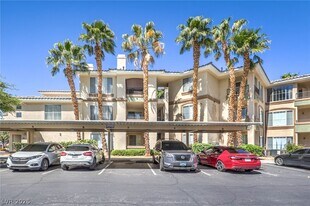 7163 S Durango Dr in Las Vegas, NV - Building Photo