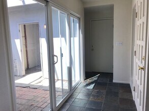 1824 Alameda-Unit -1824 in Davis, CA - Building Photo - Building Photo