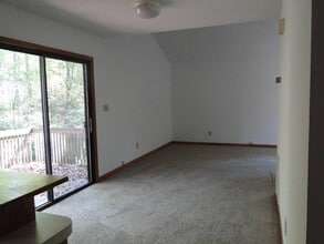 1521 Partridgeberry Rd, Unit A in Chapel Hill, NC - Foto de edificio - Building Photo