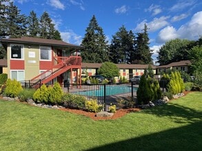 Beverly Grove Apartments in Portland, OR - Building Photo - Building Photo