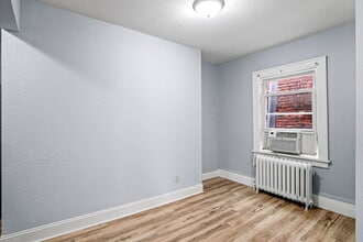 933 University Ave W, Unit A in St. Paul, MN - Building Photo - Building Photo