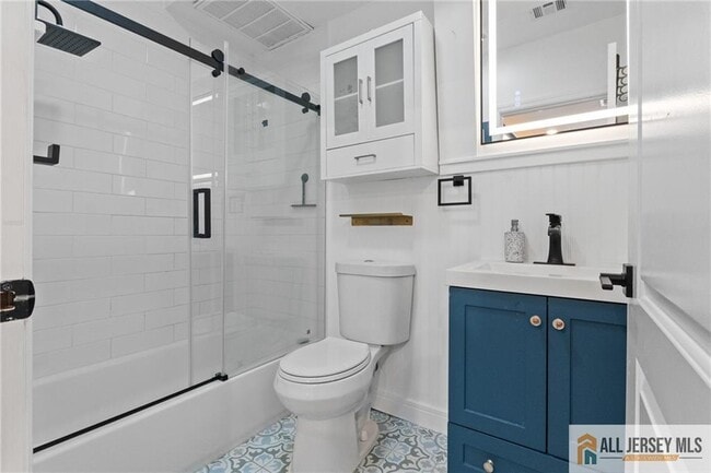 property at 362 1/2-362 New St