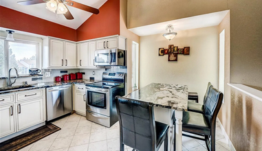 504 S Laredo Cir in Aurora, CO - Building Photo - Building Photo