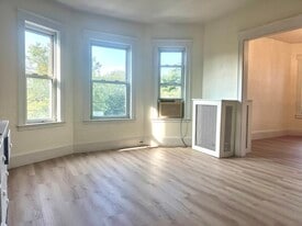 5 Magnus Ave, Unit 3 in Somerville, MA - Building Photo