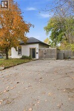 51 York Rd in Dundas, ON - Building Photo - Building Photo