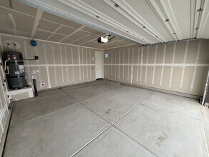 2231 N Julieann St in Visalia, CA - Building Photo - Building Photo