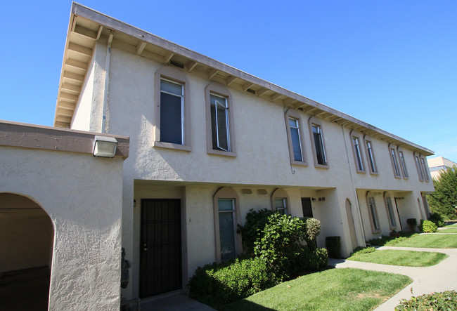 1200-1206 Dana Dr in Fairfield, CA - Building Photo - Building Photo