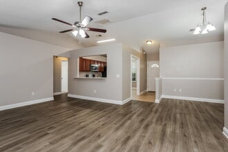 1608 Twin Oak Dr W in Middleburg, FL - Building Photo - Building Photo