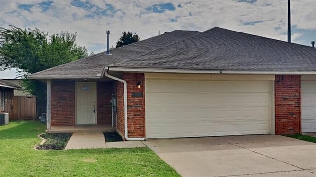 1720 W Palm Pl in Oklahoma City, OK - Building Photo - Building Photo