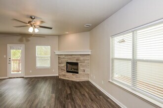 12406 Jacobs Pond in San Antonio, TX - Foto de edificio - Building Photo