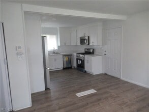 1462 Harvard Dr in Brunswick, OH - Building Photo - Building Photo