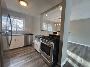 1776 Wakefield Dr in Akron, OH - Foto de edificio - Building Photo