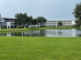 164 Fanshaw D in Boca Raton, FL - Building Photo