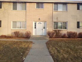 5730 N 91st St in Milwaukee, WI - Building Photo