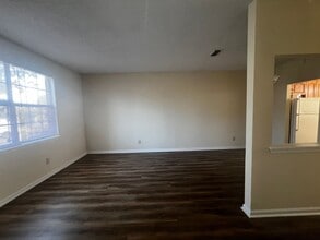 3205 DUNNEBROOK Dr in Virginia Beach, VA - Building Photo - Building Photo