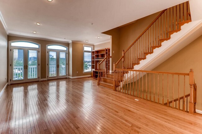 property at 1290 Harbor Island Walk