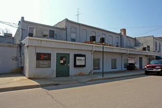 286 W Nepessing St in Lapeer, MI - Building Photo - Building Photo