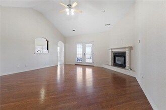 302 NE M St in Bentonville, AR - Building Photo - Building Photo