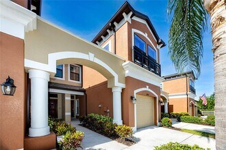 11454 Crowned Sparrow Ln in Tampa, FL - Building Photo - Building Photo
