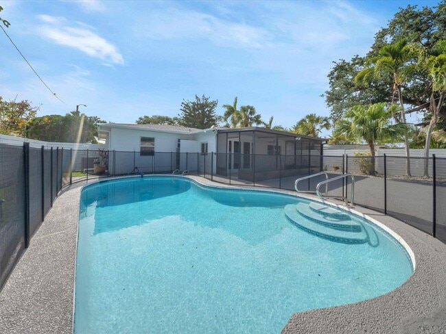 property at 1721 N 16th Ct