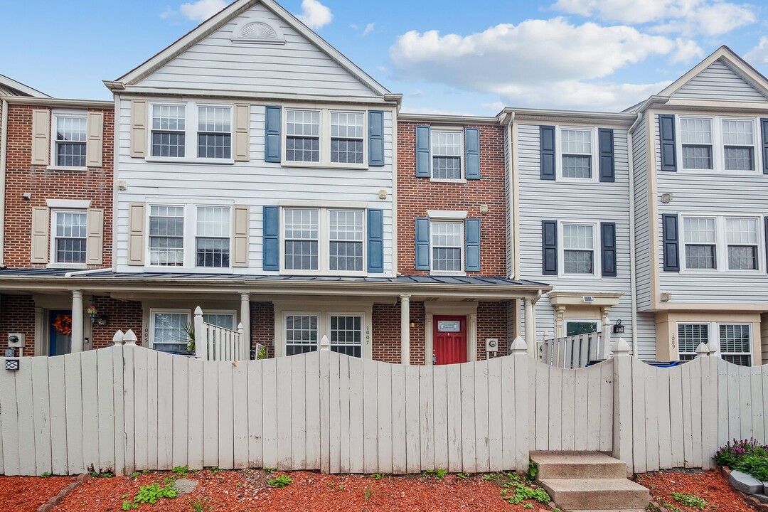 1007 Staghorn Ave in Frederick, MD - Building Photo