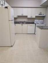 239 Auburn Dr in Waterloo, ON - Building Photo - Building Photo