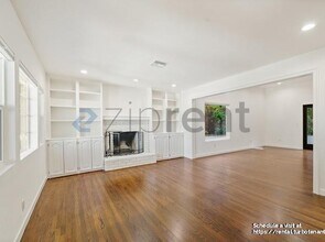 4174 Vanetta Dr in Los Angeles, CA - Foto de edificio - Building Photo