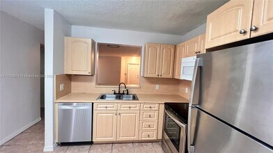 7820 NW 7th St in Pembroke Pines, FL - Building Photo - Building Photo