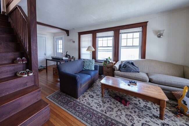 8 Niles St, Unit 2nd Floor in Boston, MA - Building Photo - Building Photo