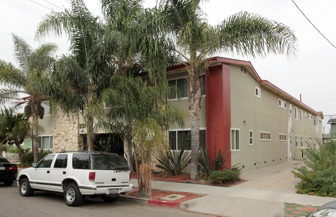 231 Loma Ave in Long Beach, CA - Building Photo