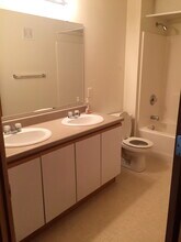 2855 Coral Ct, Unit 303 in Coralville, IA - Building Photo - Building Photo