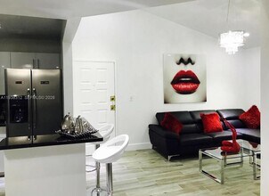 7220 NW 179th St in Hialeah, FL - Building Photo - Building Photo