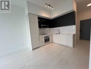 308-3308 Jarvis St in Toronto, ON - Building Photo - Building Photo