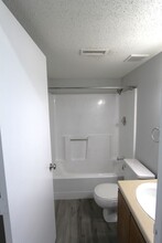 6320 S 72nd St in Ralston, NE - Building Photo - Building Photo