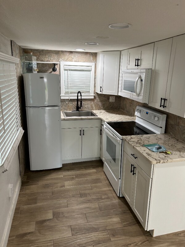 7437 Walnut St in New Port Richey, FL - Building Photo - Building Photo