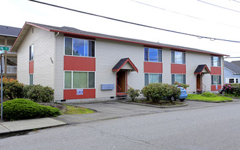 2702 Everett Ave in Everett, WA - Building Photo - Building Photo