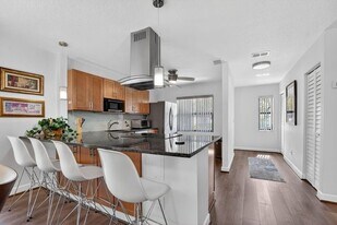 21911 Cypress Dr in Boca Raton, FL - Building Photo