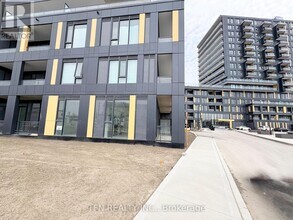 4878 Powers Cmn in Burlington, ON - Building Photo - Building Photo