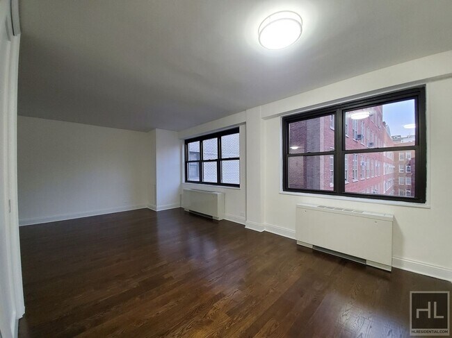 145 E 16th St