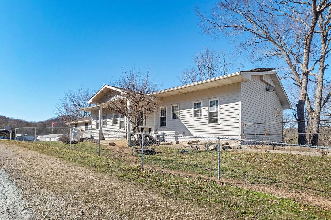 7462 Highway 187 in Eureka Springs, AR - Building Photo