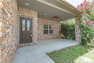 1102 SE Phoenix St in Bentonville, AR - Building Photo - Building Photo